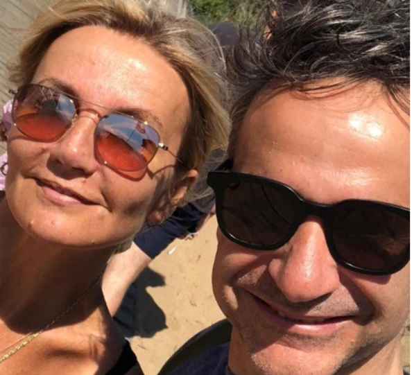 «Χρόνια πολλά Μαρεβάκι. Είμαι πολύ τυχερός που σε έχω δίπλα μου» – H ευχή του Κυριάκου Μητσοτάκη στη σύζυγό του